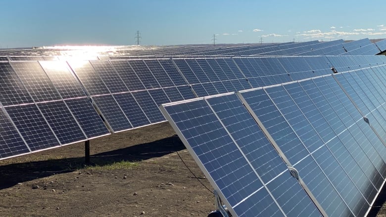 Read more about the article Travers Solar Project:  Alberta’s Largest Solar Farm is Leading the Way in Renewable Energy