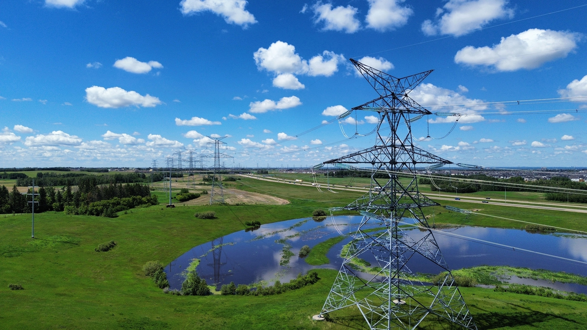 Read more about the article Alberta’s AI Data Centre Boom: What it Means for Your Electricity Bill